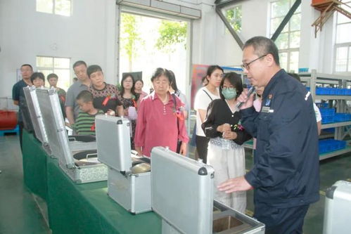 真情滿滿 軍工廠迎來一群特殊的客人