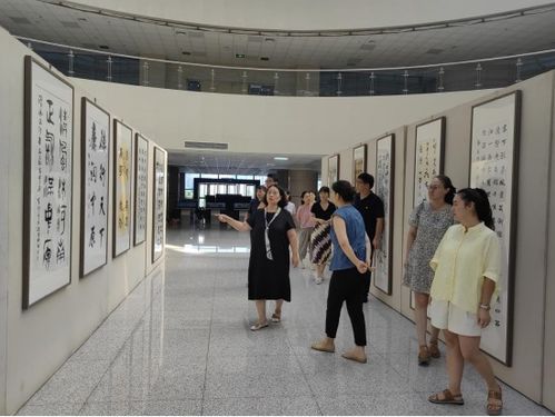 美術學院黨委組織教師參觀廉潔文化書畫作品展